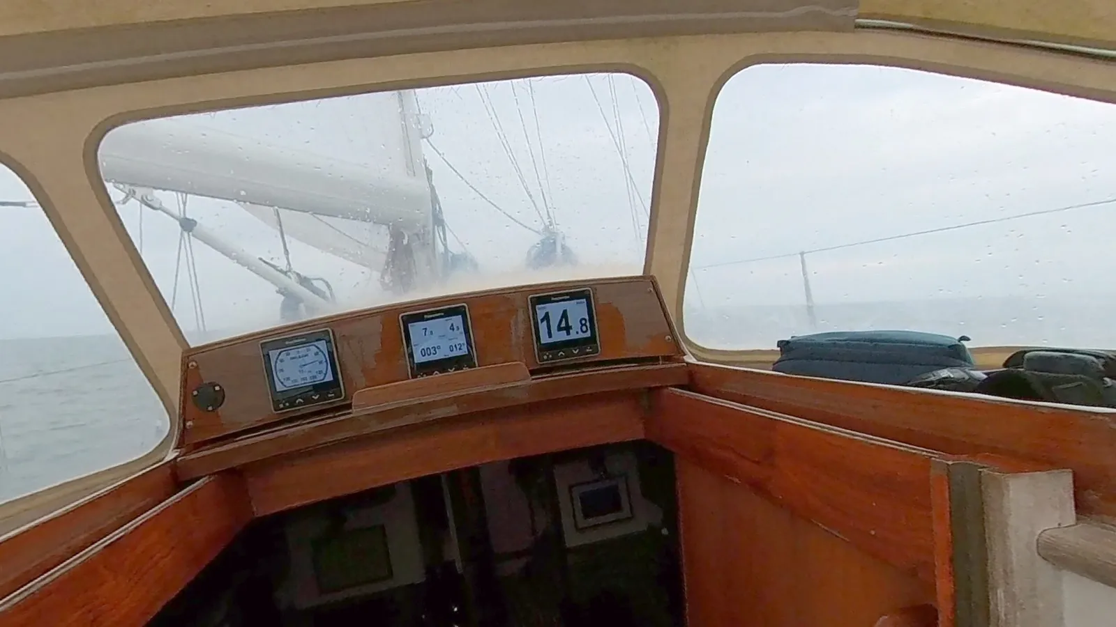 New sprayhood and new instrument panel in the cockpit.