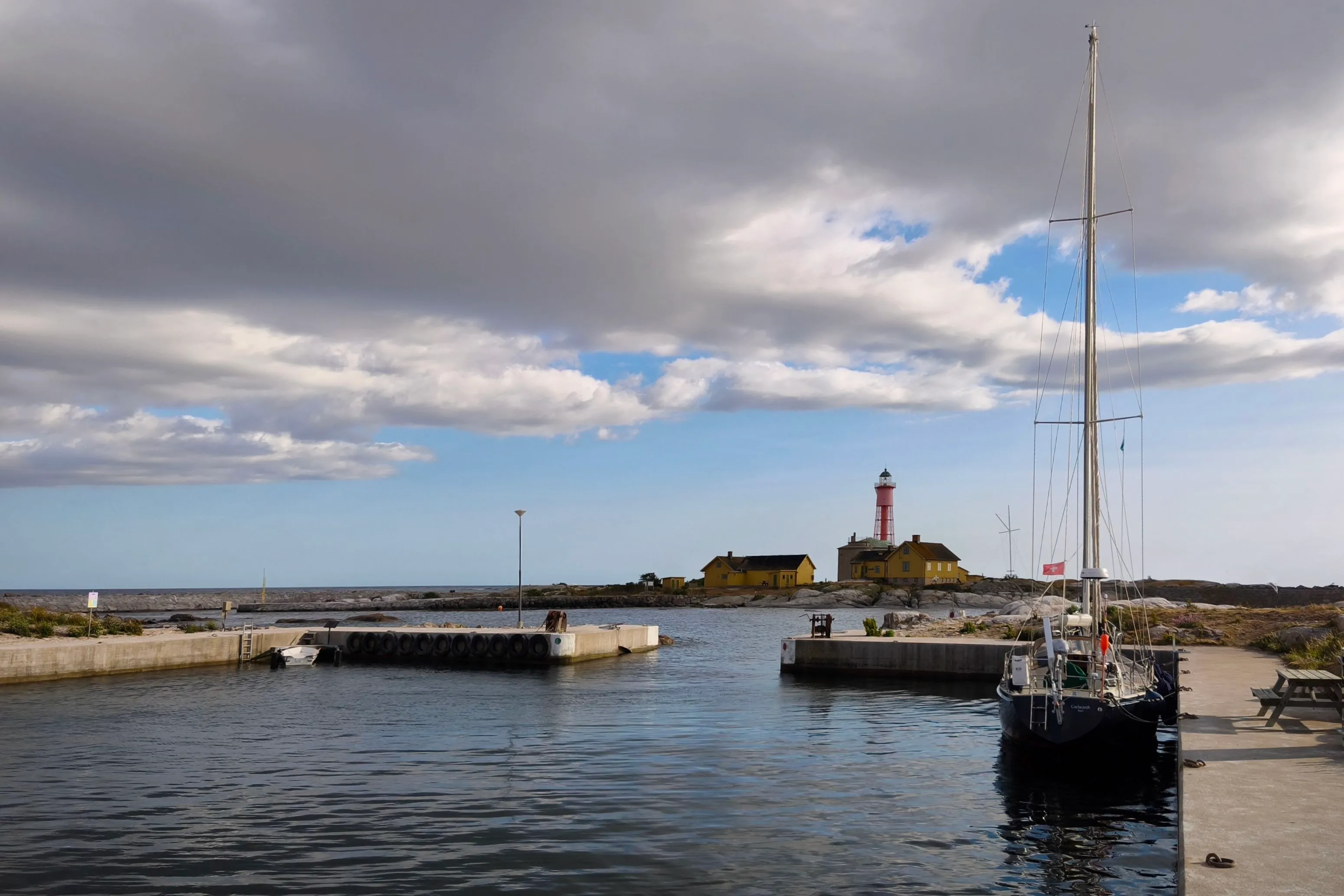 The basin and lighthouse on the island of Utklippan.