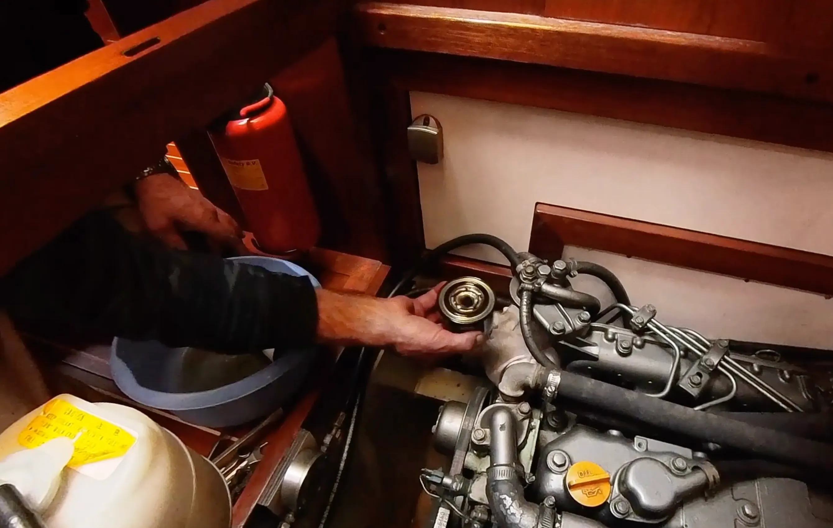 Changing the Racor fuel filter / water separator.
